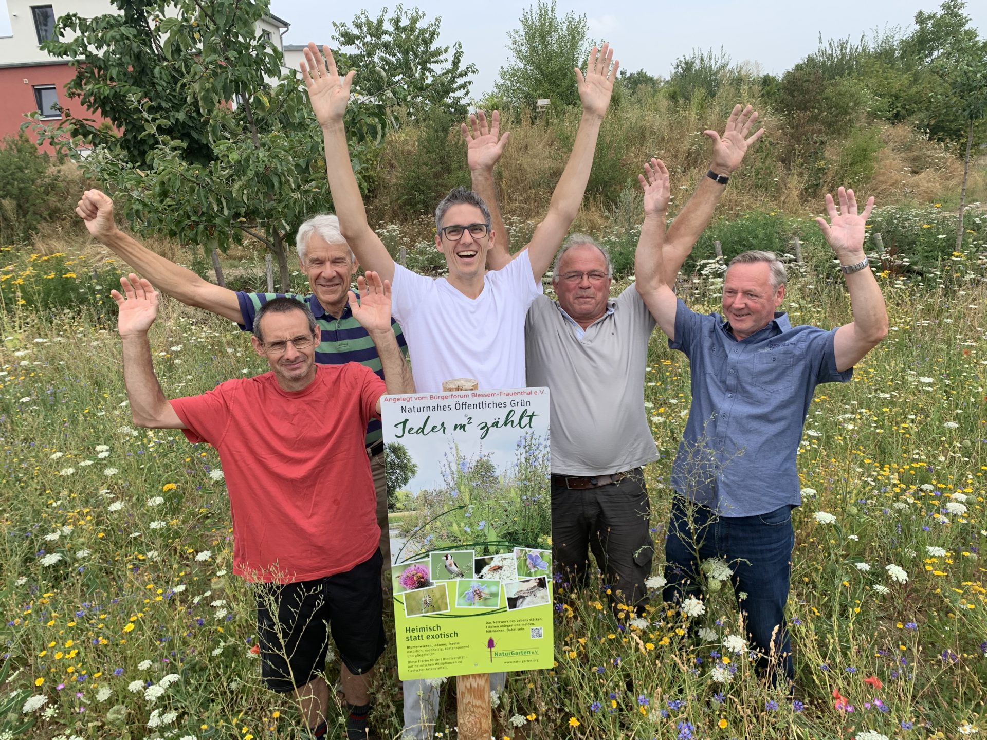 Bunte Wildblumen rocken unseren Ortseingang