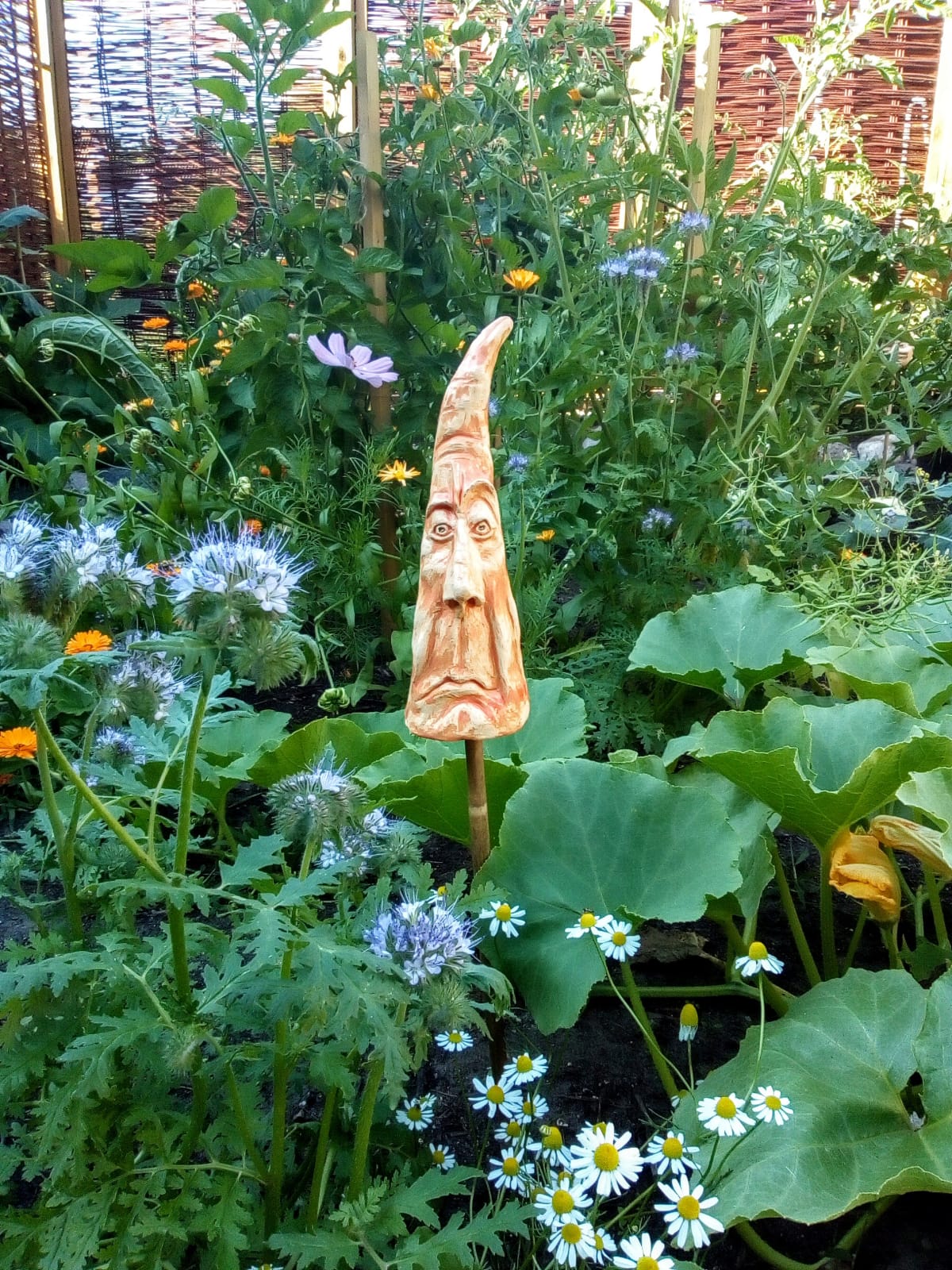 Vom langweiligen Rasen zum Bienen- und Kreativgarten