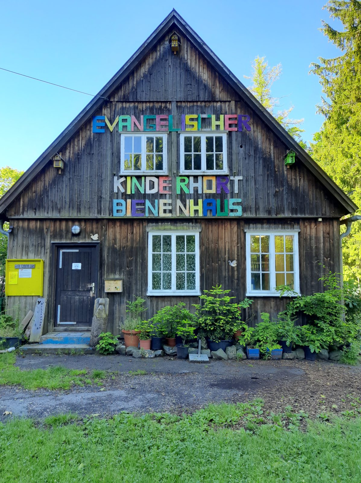 Bienenhaus rettet seine Namensgefährten – Die Bienen!