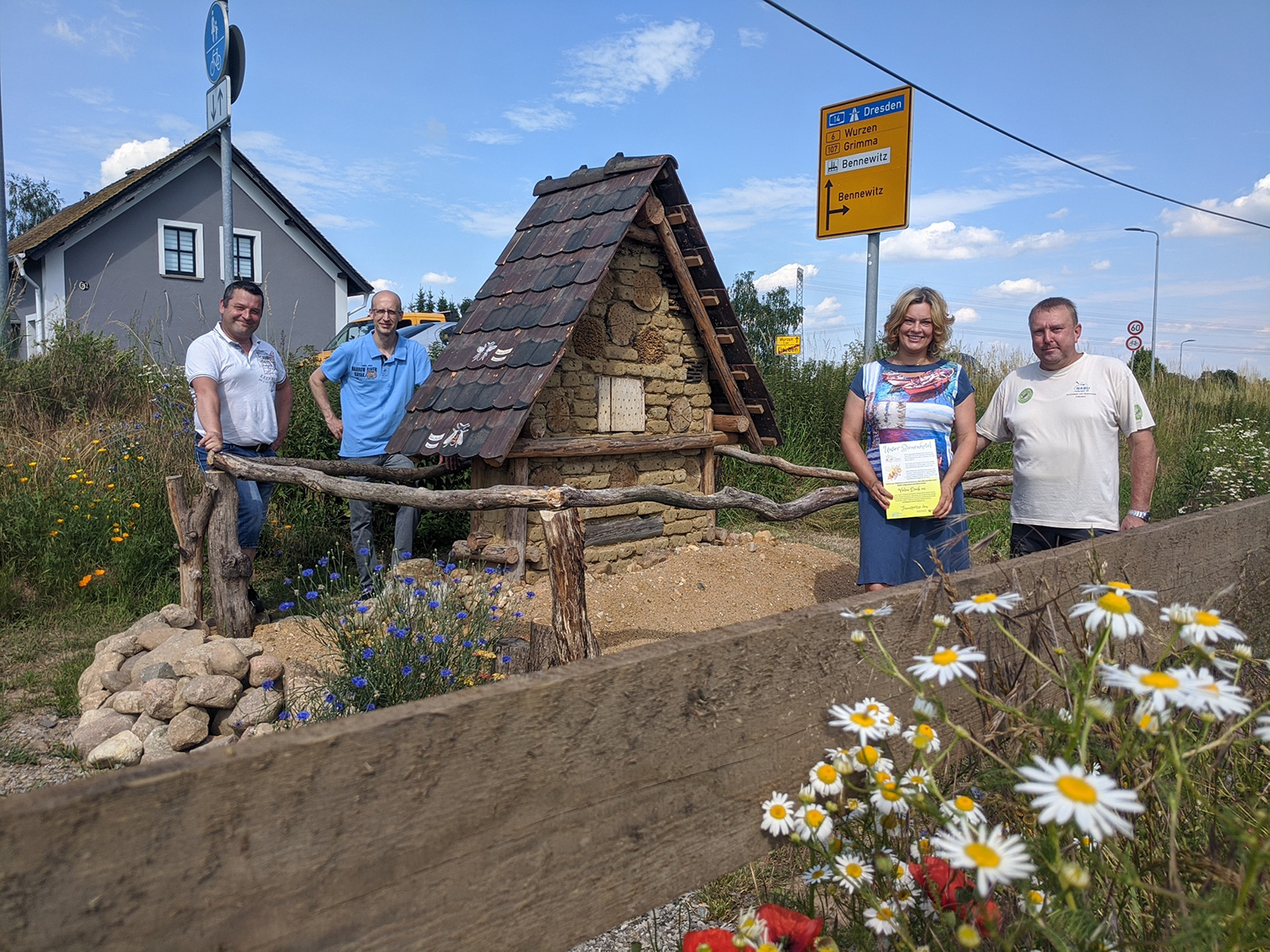 5*****-Bienenhotel mit Umfeldgestaltung