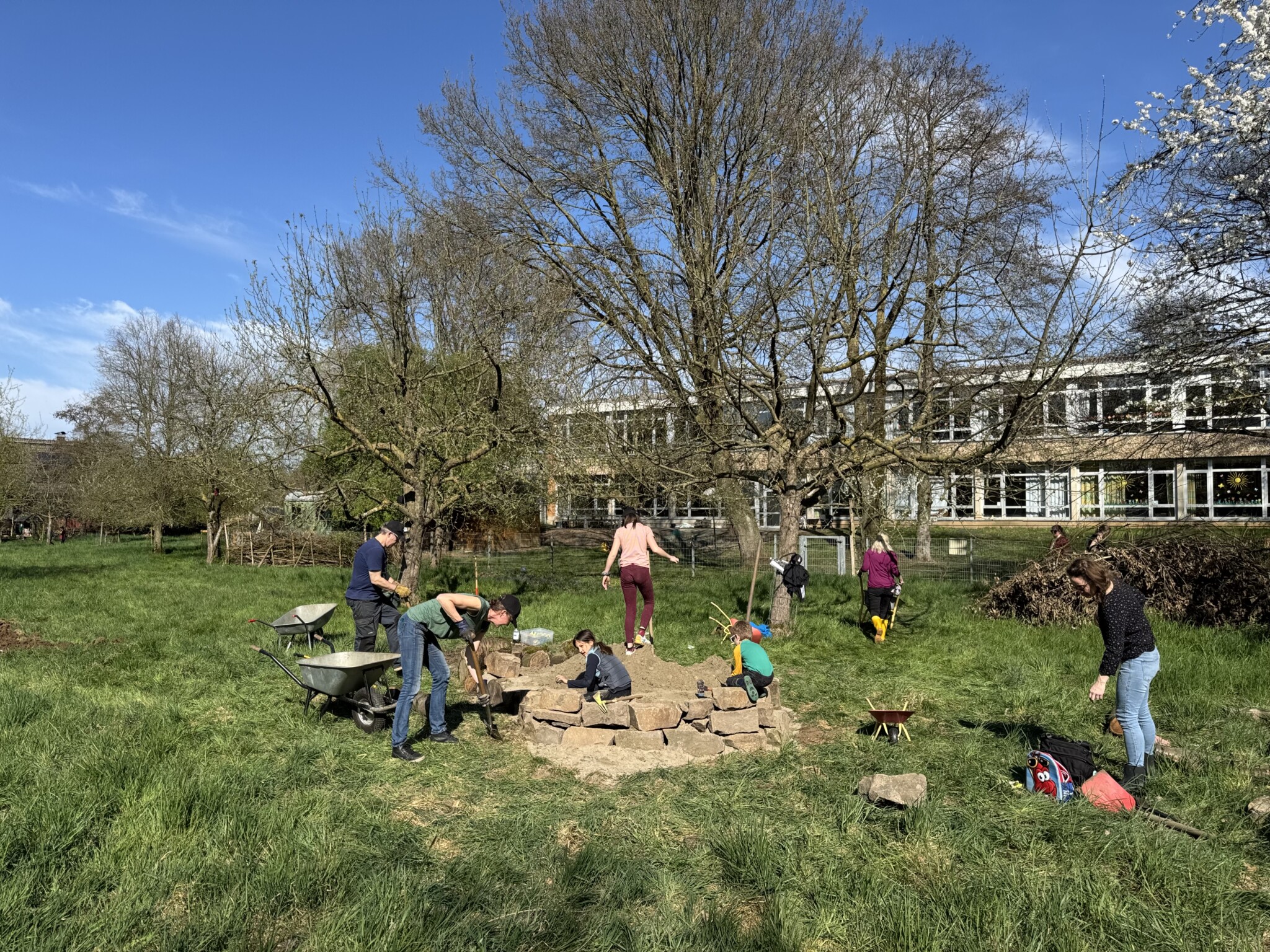 Summen erlaubt! NAJU Grefrath schafft Lebensräume für Wildbienen und Co.