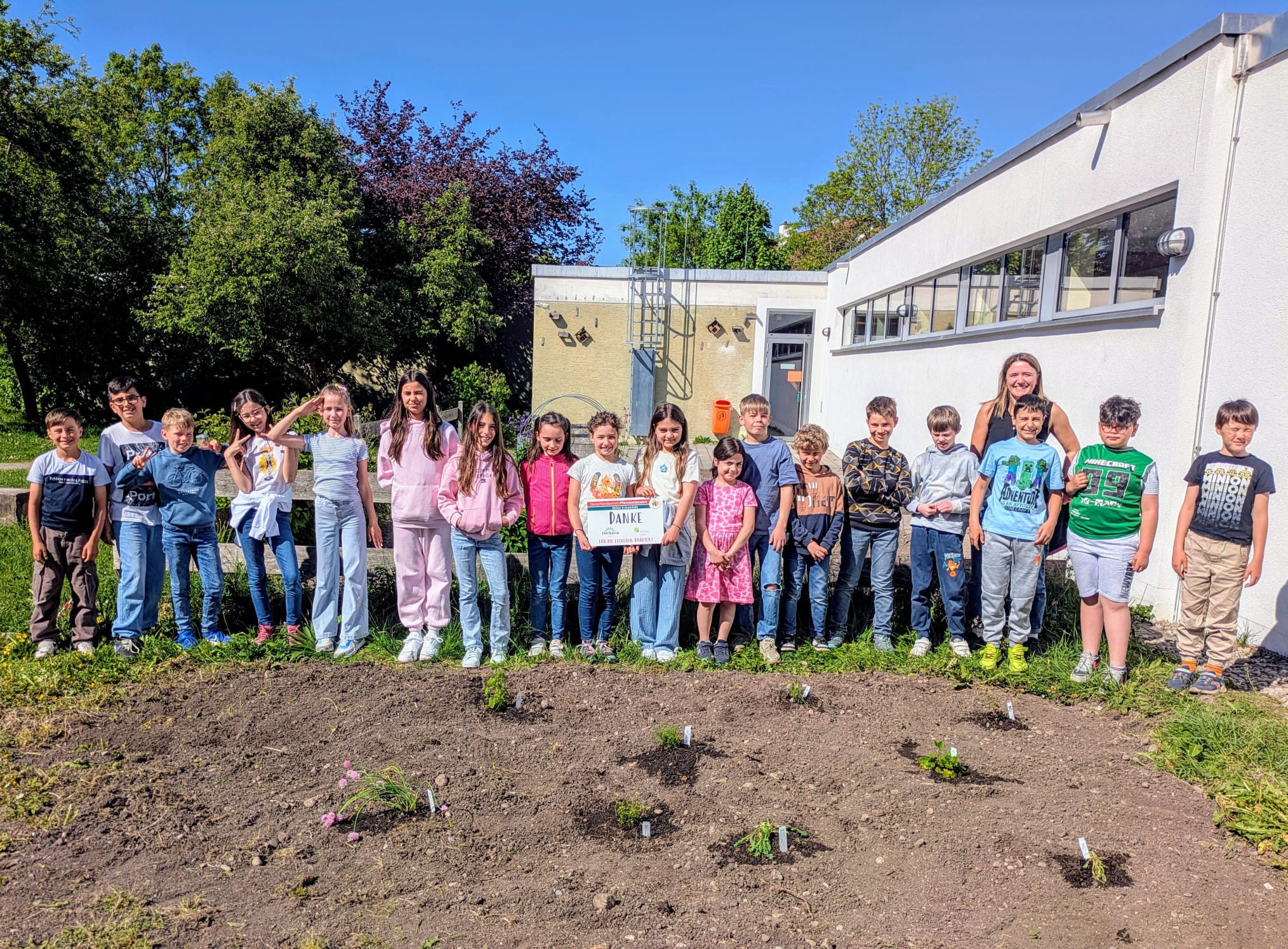 Unser summender Schulgarten